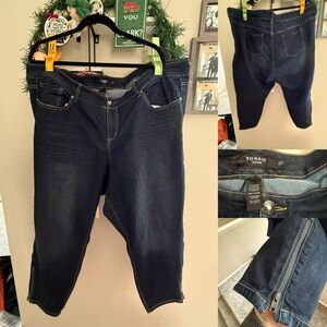 Torrid 26 Dark Blue Capris